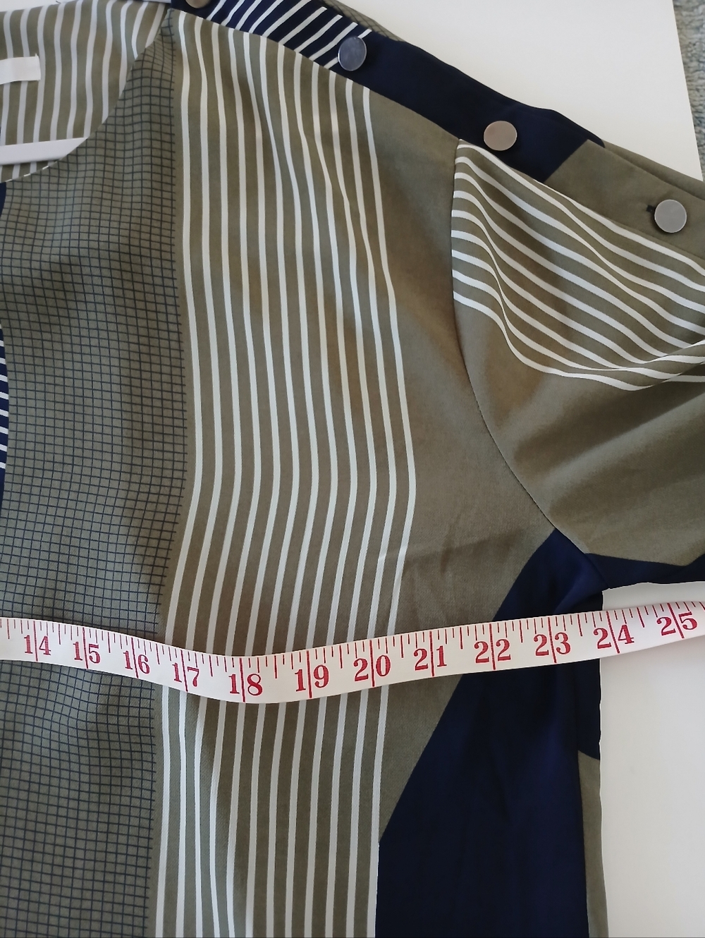 CLEO  Sage Green and Navy  Blouse Shoulder Buttons Sz XL - Picture 12 of 14